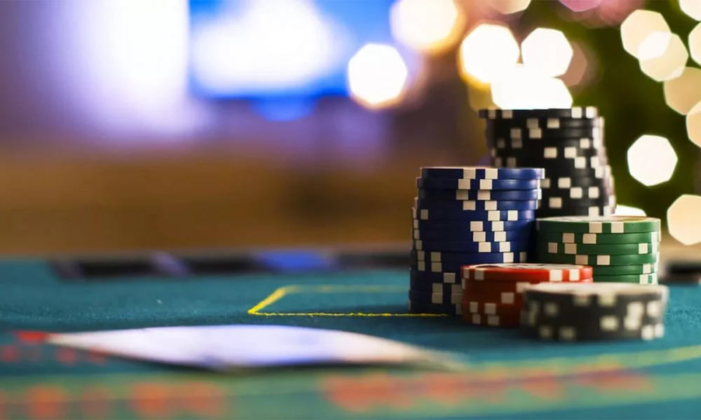 Letra pequeña y estrategia: Qué revisar en los bonos de casino con depósito mínimo en Chile 2026